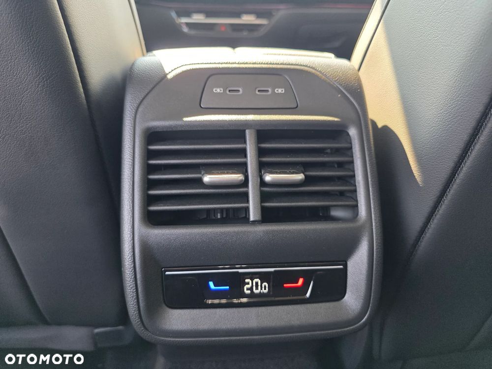 Volkswagen Passat - 30