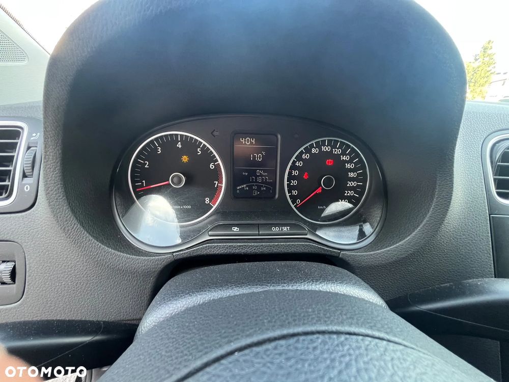 Volkswagen Polo - 16