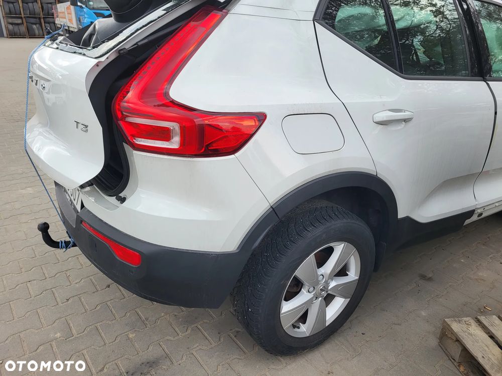 Volvo XC 40 T3 Geartronic Momentum - 6