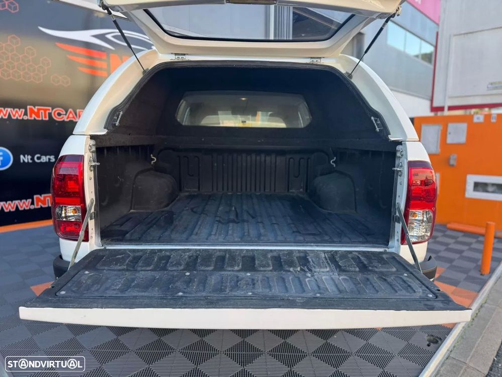 Toyota Hilux 2.4 D-4D 4WD CD CM - 20