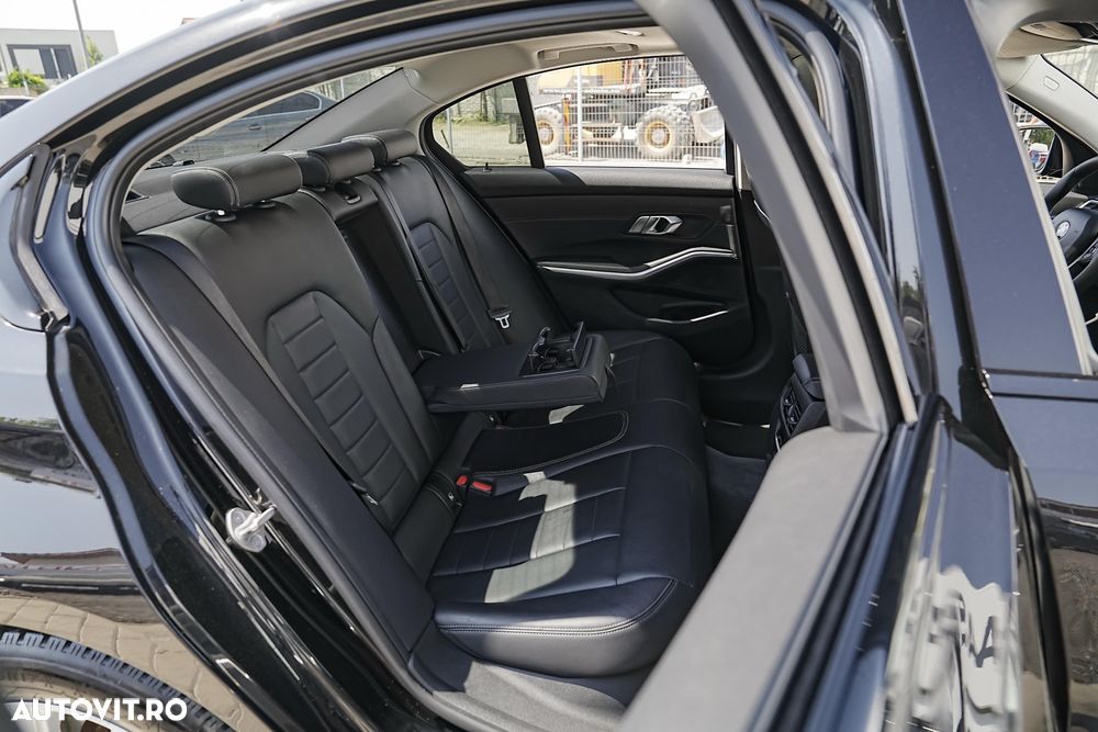BMW Seria 3 320d Aut. Sport Line - 16