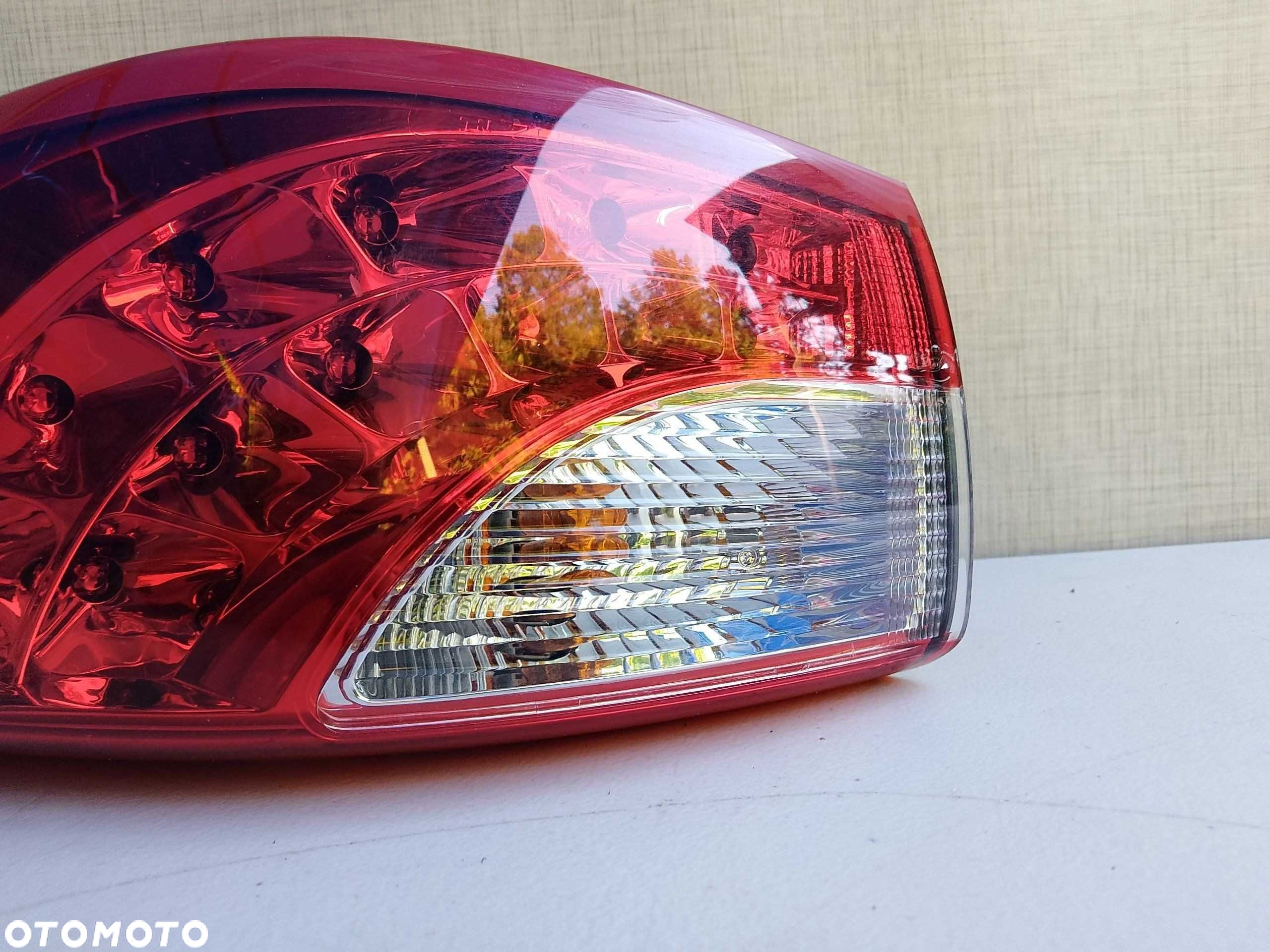 Infiniti QX60 Lampa prawa tył led - 2