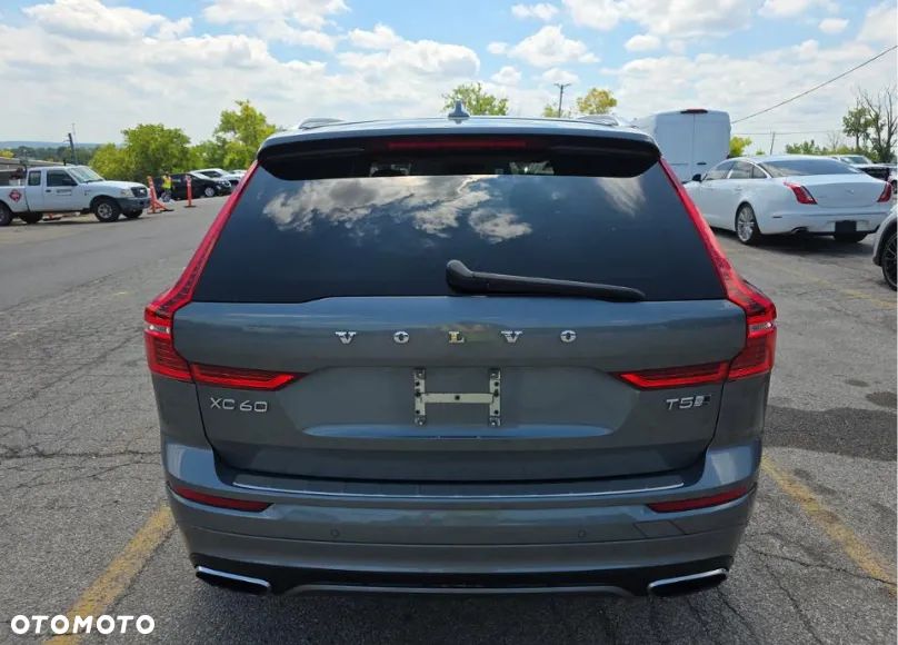 Volvo XC 60 T5 AWD R-Design - 6