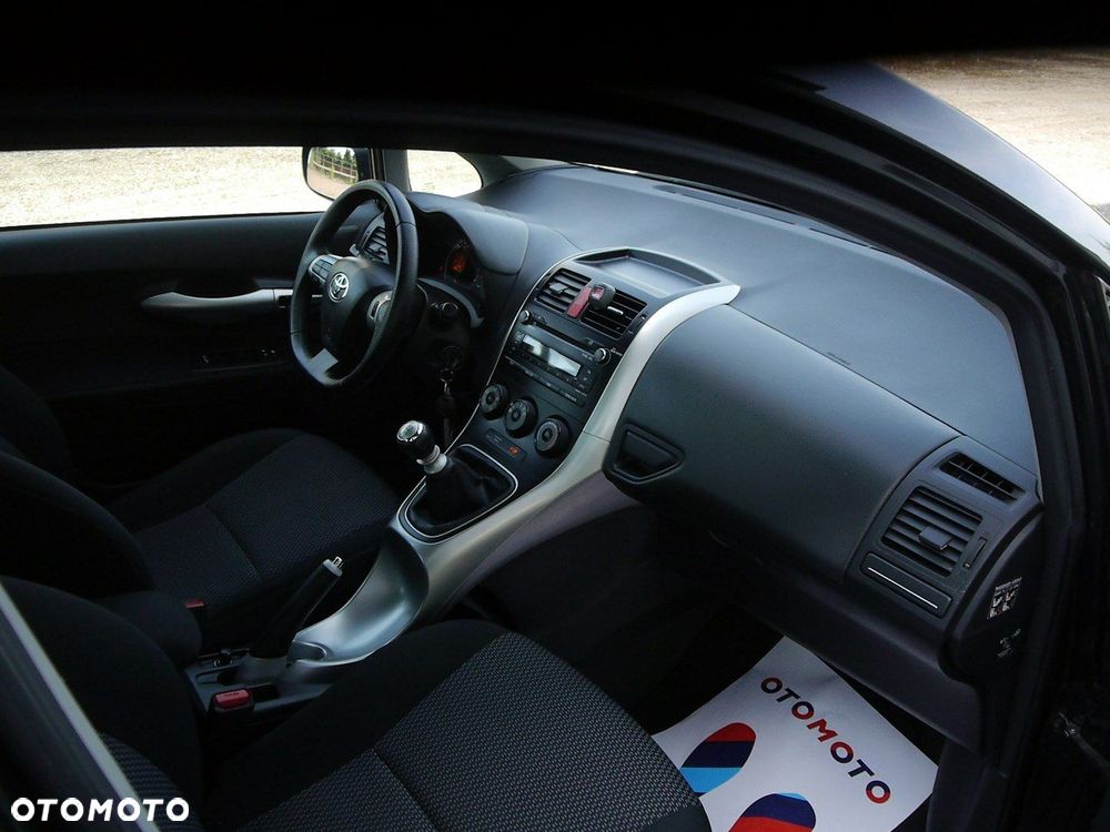 Toyota Auris 1.33 VVT-i Terra - 25
