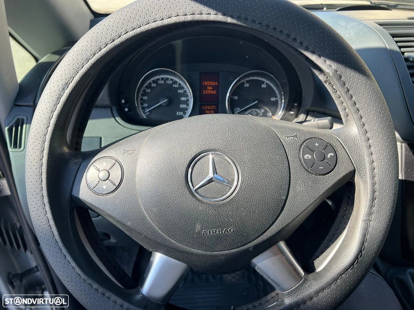 Mercedes-Benz Vito - 15