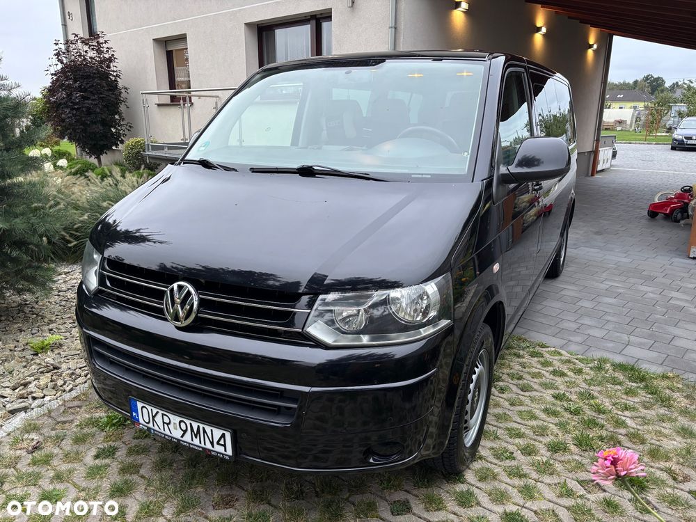 Volkswagen Caravelle - 1