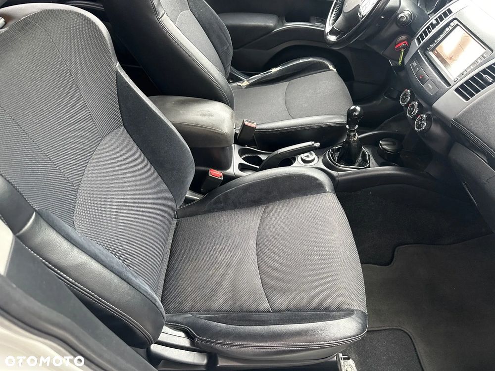 Peugeot 4007 2.2HDi Premium - 25