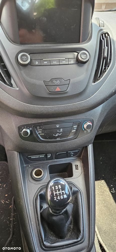 Ford Courier - 11