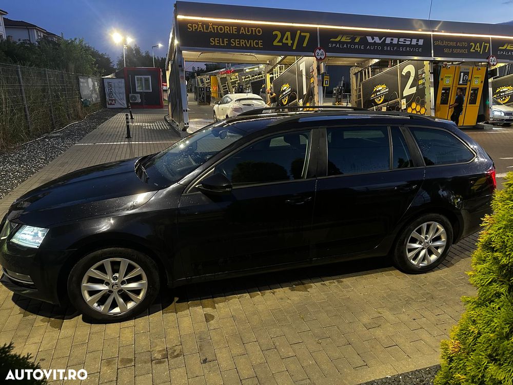Skoda Octavia 1.6 TDI DSG Style - 4