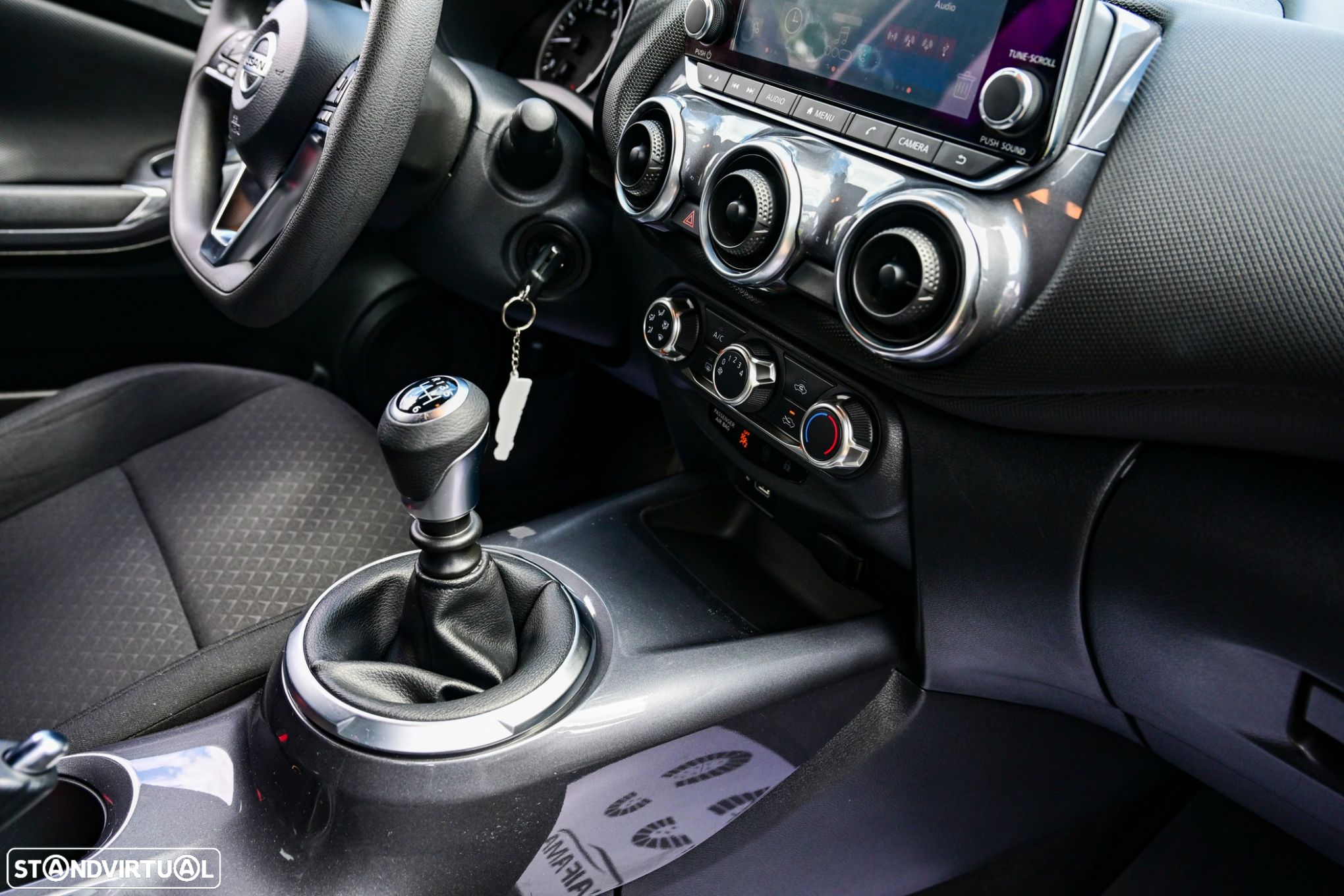 Nissan Juke 1.0 DIG-T N-Connecta - 25