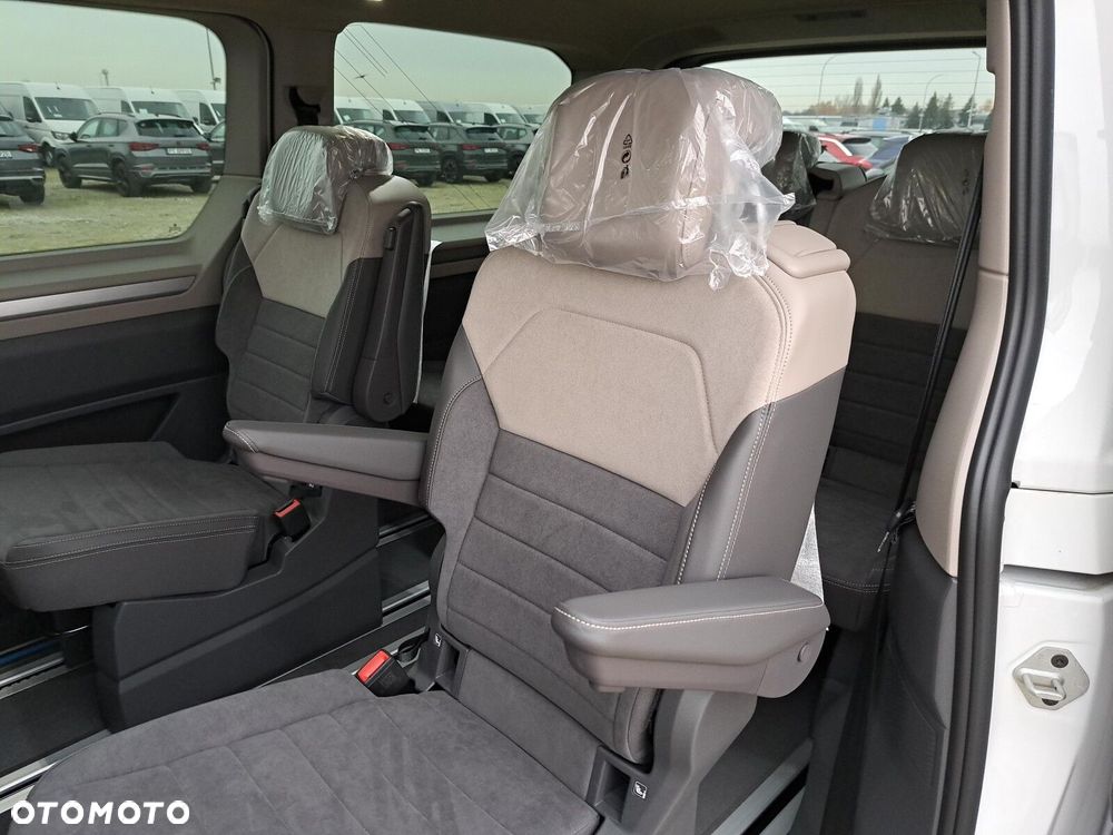 Volkswagen Multivan - 16