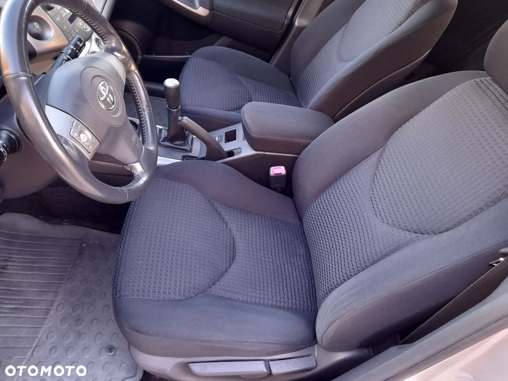 Toyota RAV4 2.0 VVT-i Sol - 31