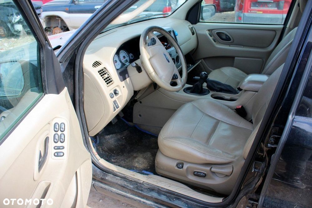 Ford Maverick 2006 2.3i Terenowy (MASKA, ZDERZAK, LAMPA, BŁOTNIK, DRZWI, SZYBA, FOTEL) - 6