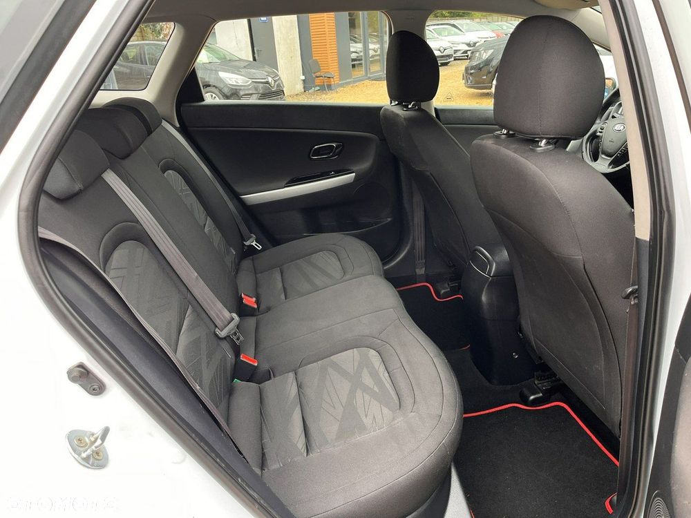 Kia Ceed 1.6 GDI Dream Team Edition - 25