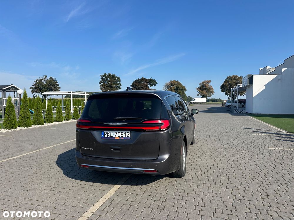 Chrysler Pacifica - 18