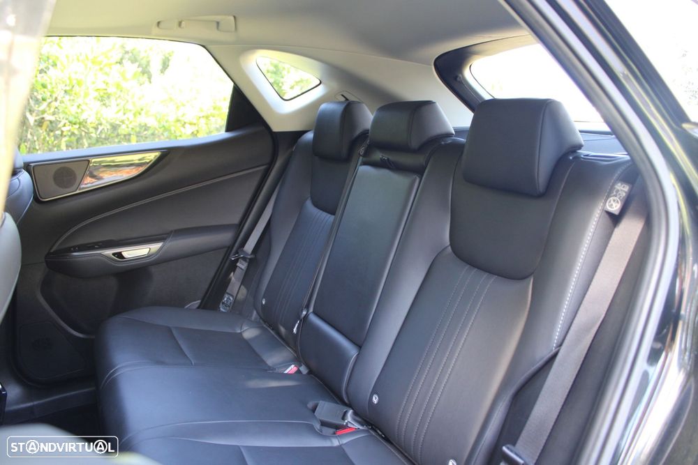 Lexus NX 450h+ Executive - 8