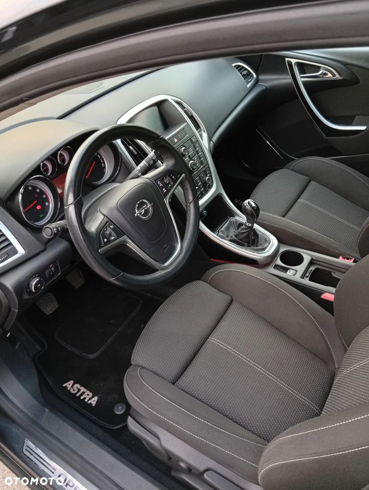 Opel Astra 1.6 Turbo Edition - 8