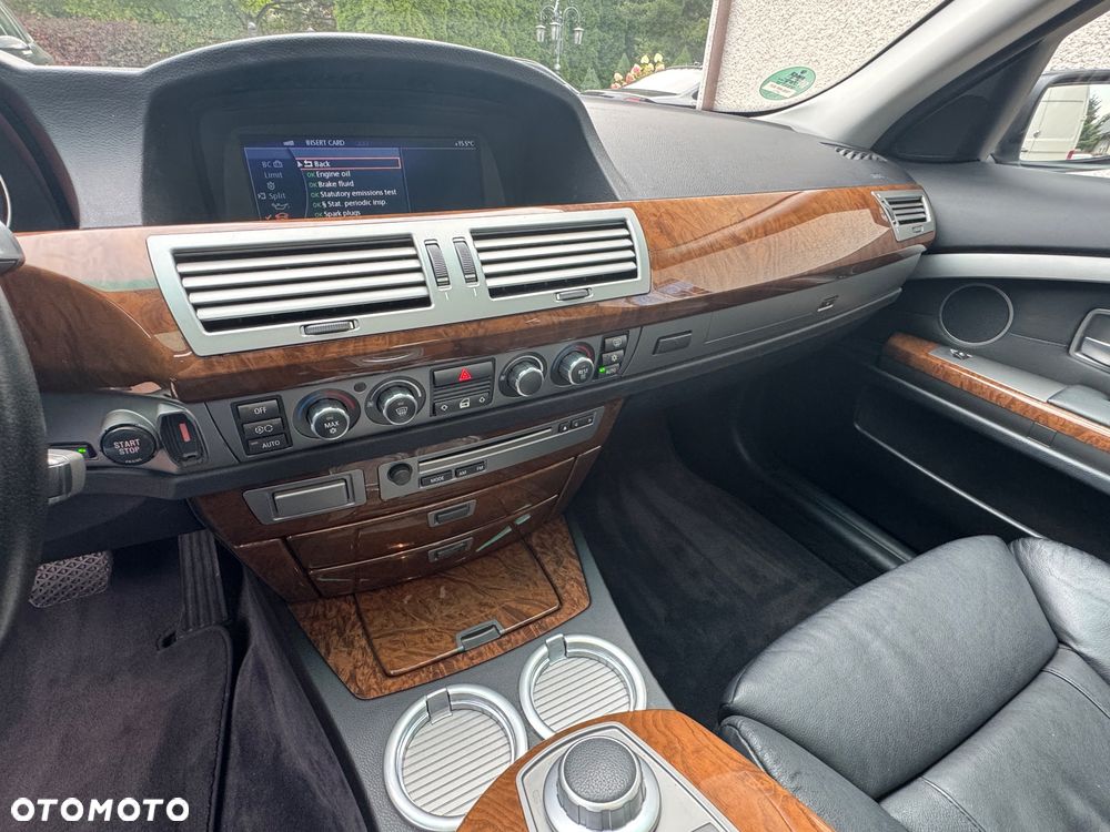 BMW Seria 7 740i - 18