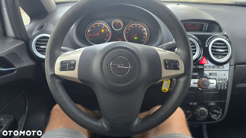 Opel Corsa 1.4 16V Cosmo - 39