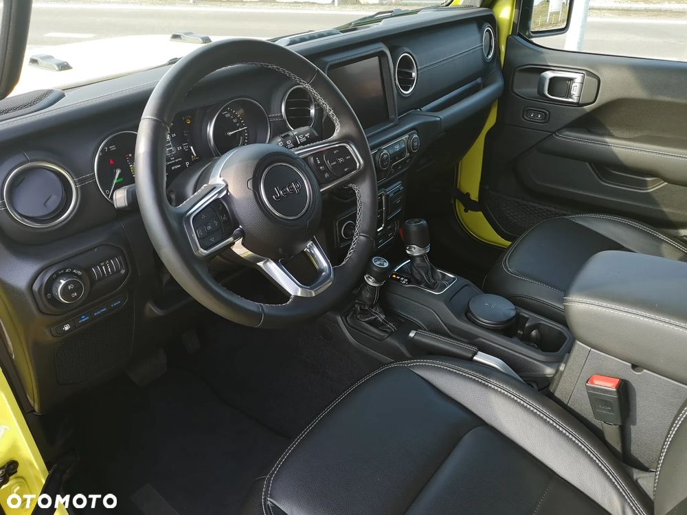 Jeep Wrangler - 11