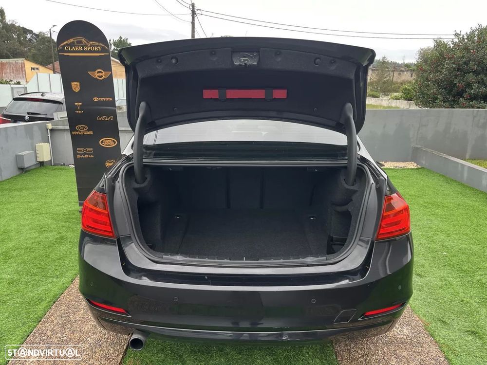 BMW 320 d Aut. Sport Line - 16