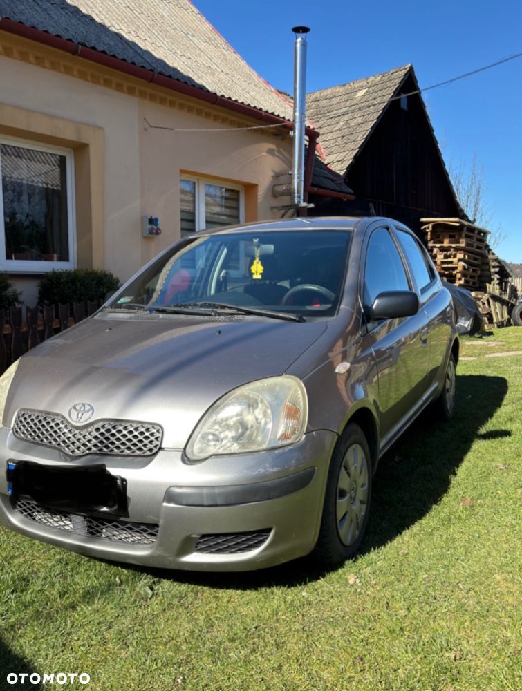 Toyota Yaris - 1