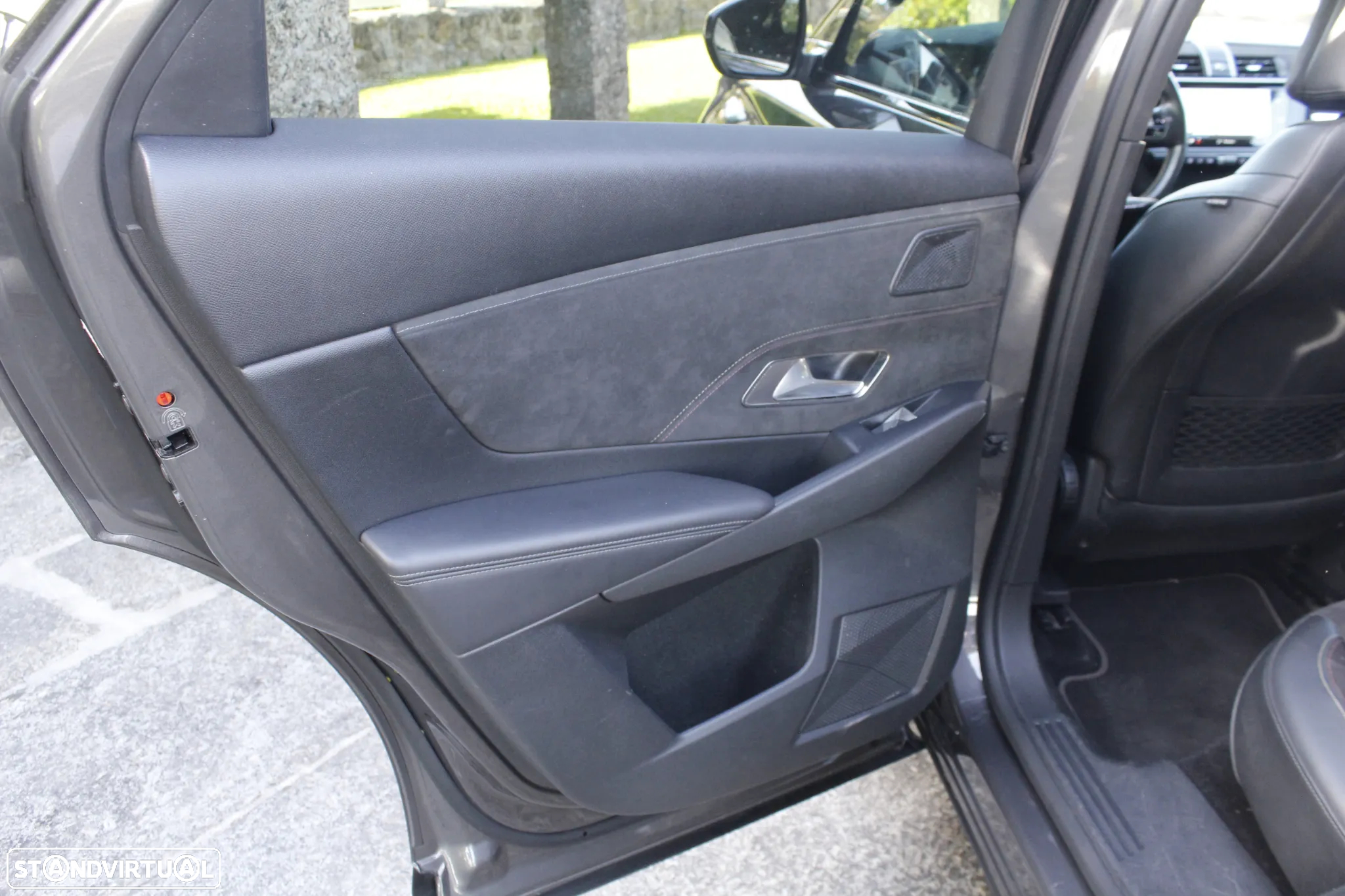 DS DS7 Crossback 1.5 BlueHDi Performance Line EAT8 - 23