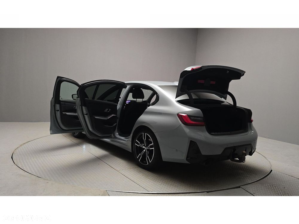 BMW Seria 3 320d xDrive M Sport - 11