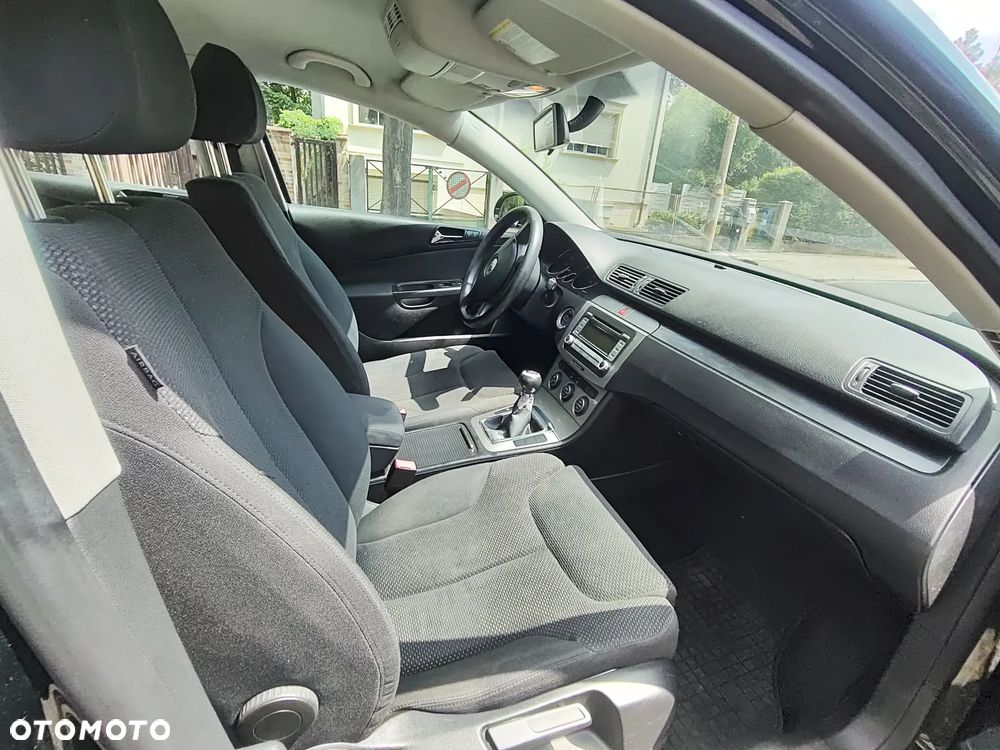 Volkswagen Passat 2.0 TDI DPF Comfortline - 21