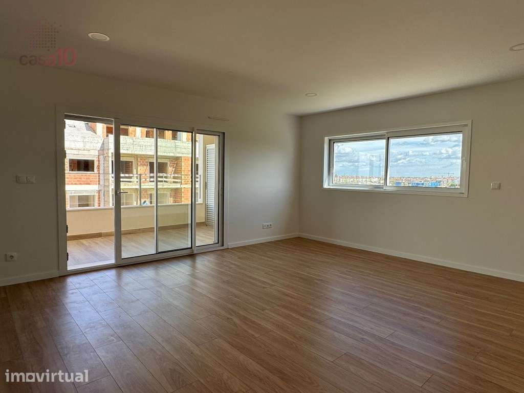 T4 duplex, com excelente terraço, para arrendar no Montijo - Grande imagem: 4/29