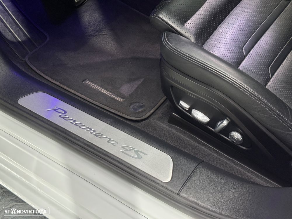 Porsche Panamera 4S E-Hybrid - 17