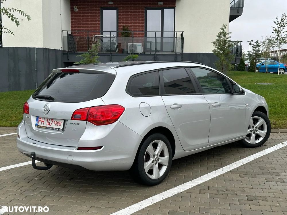 Opel Astra 1.4 Cosmo - 4