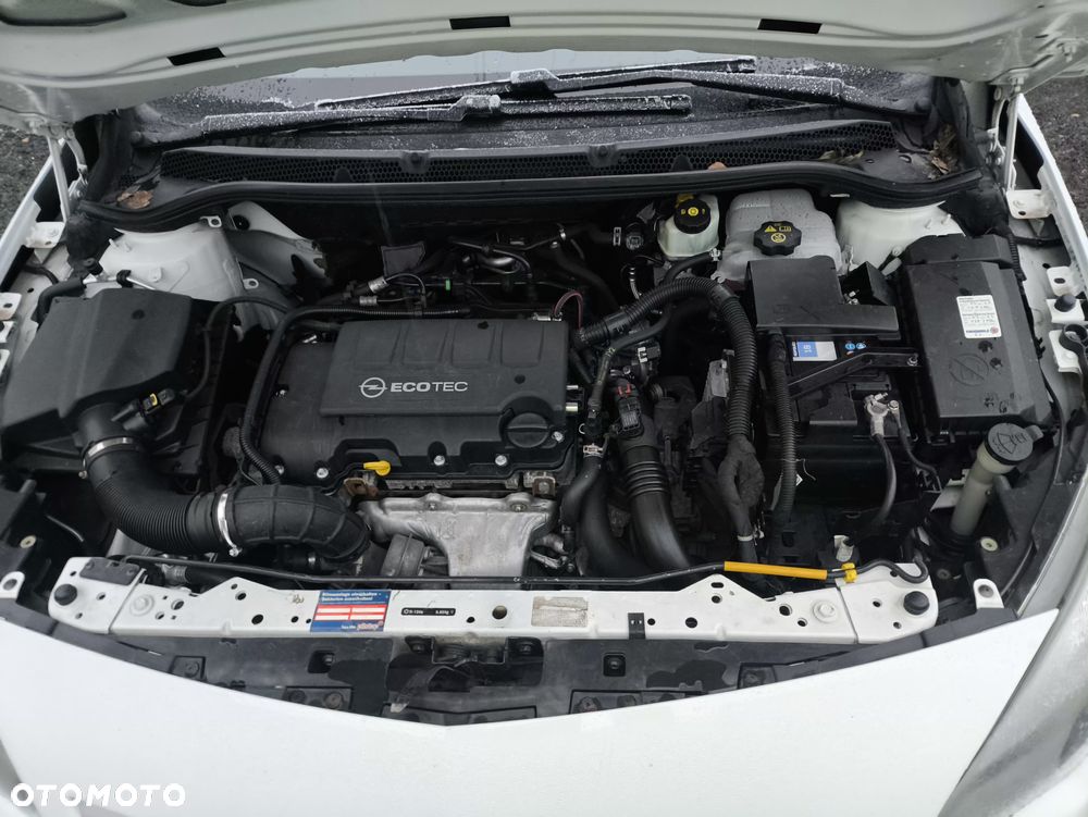 Opel Astra 1.4 Turbo Design Edition - 10