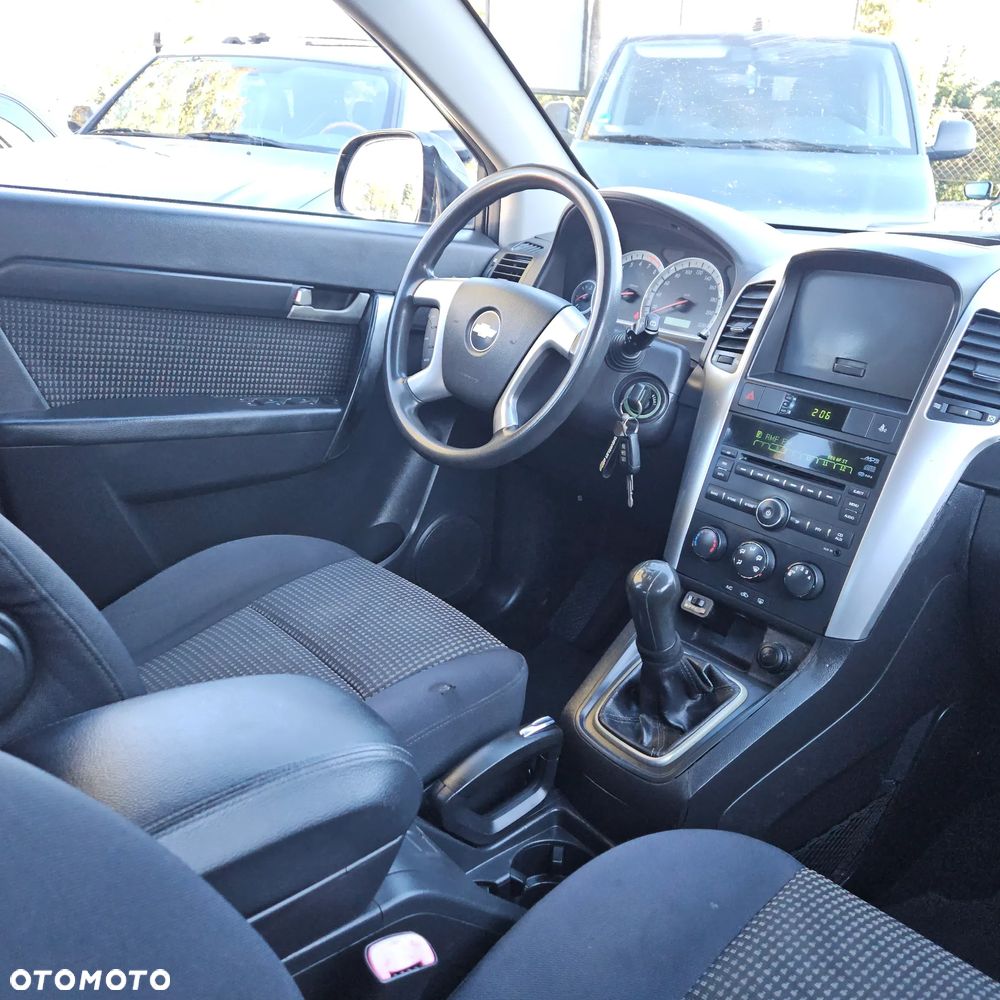 Chevrolet Captiva 2.4 LS 5os - 20