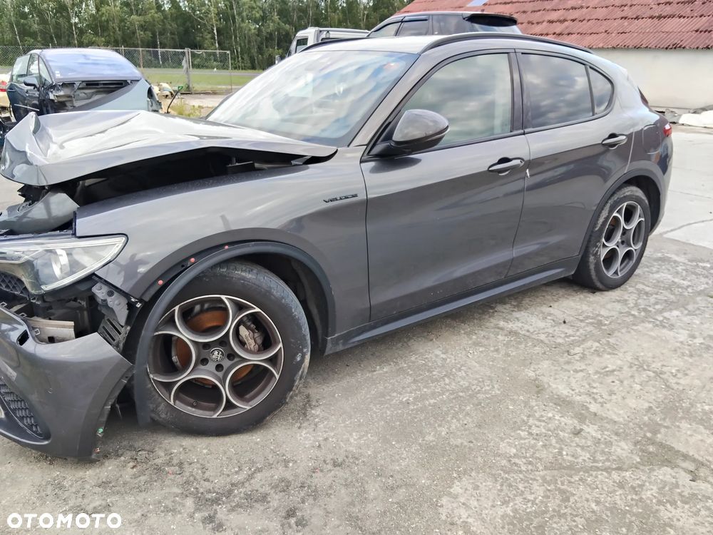 Alfa Romeo Stelvio - 4