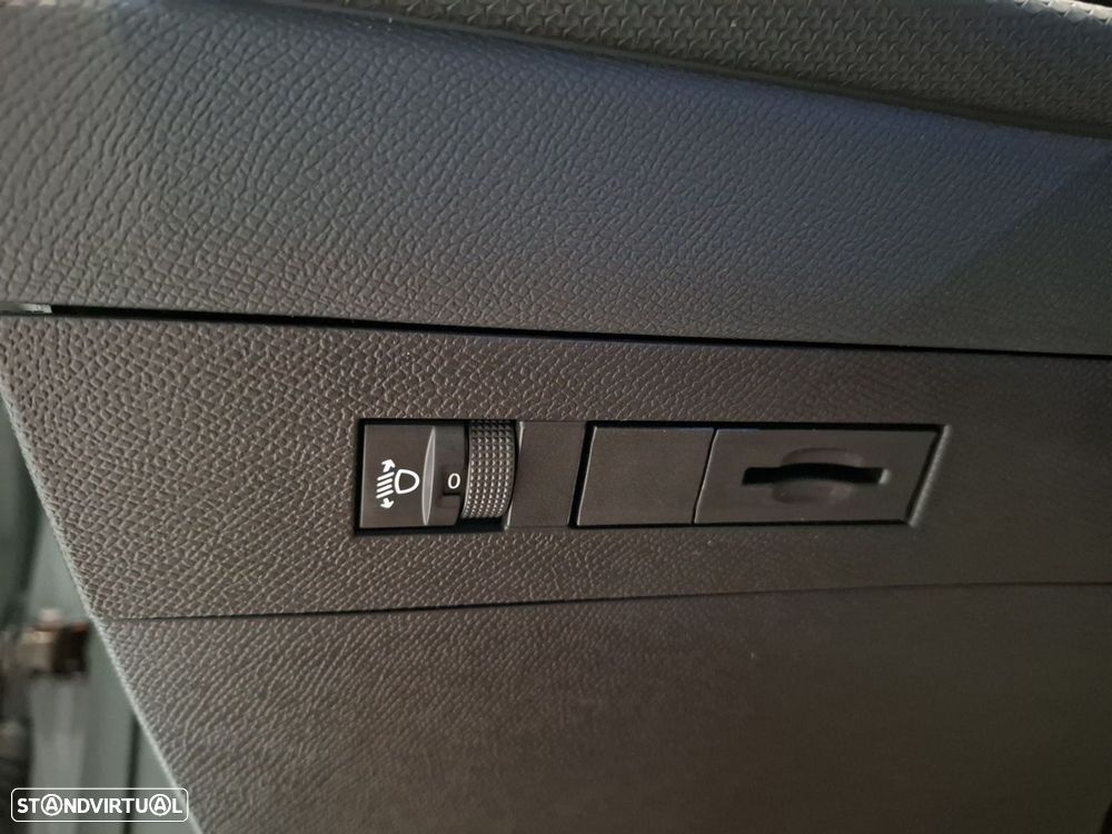 Opel Astra 1.2 T Hybrid GS eDCT — fotografia 24
