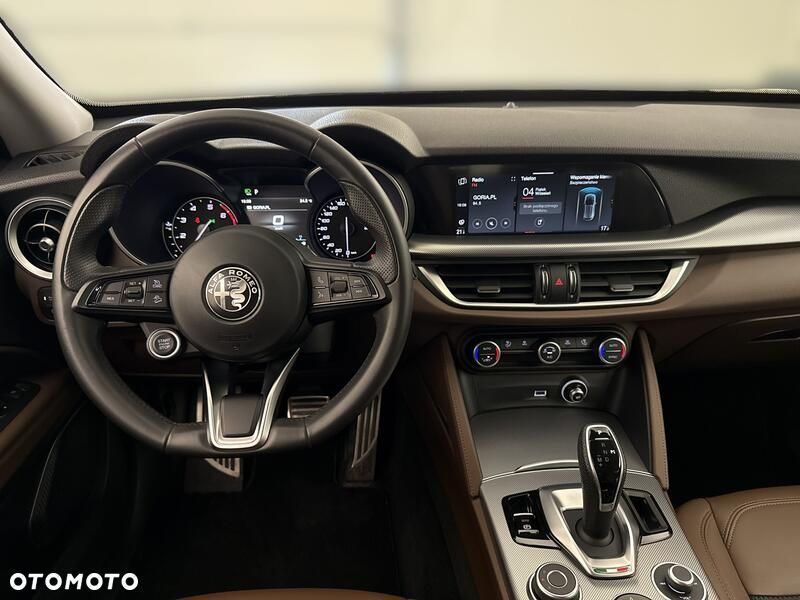 Alfa Romeo Stelvio - 13