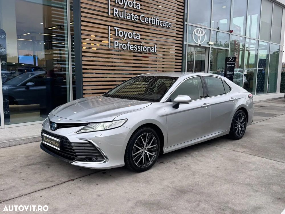 Toyota Camry 2023 photo 2