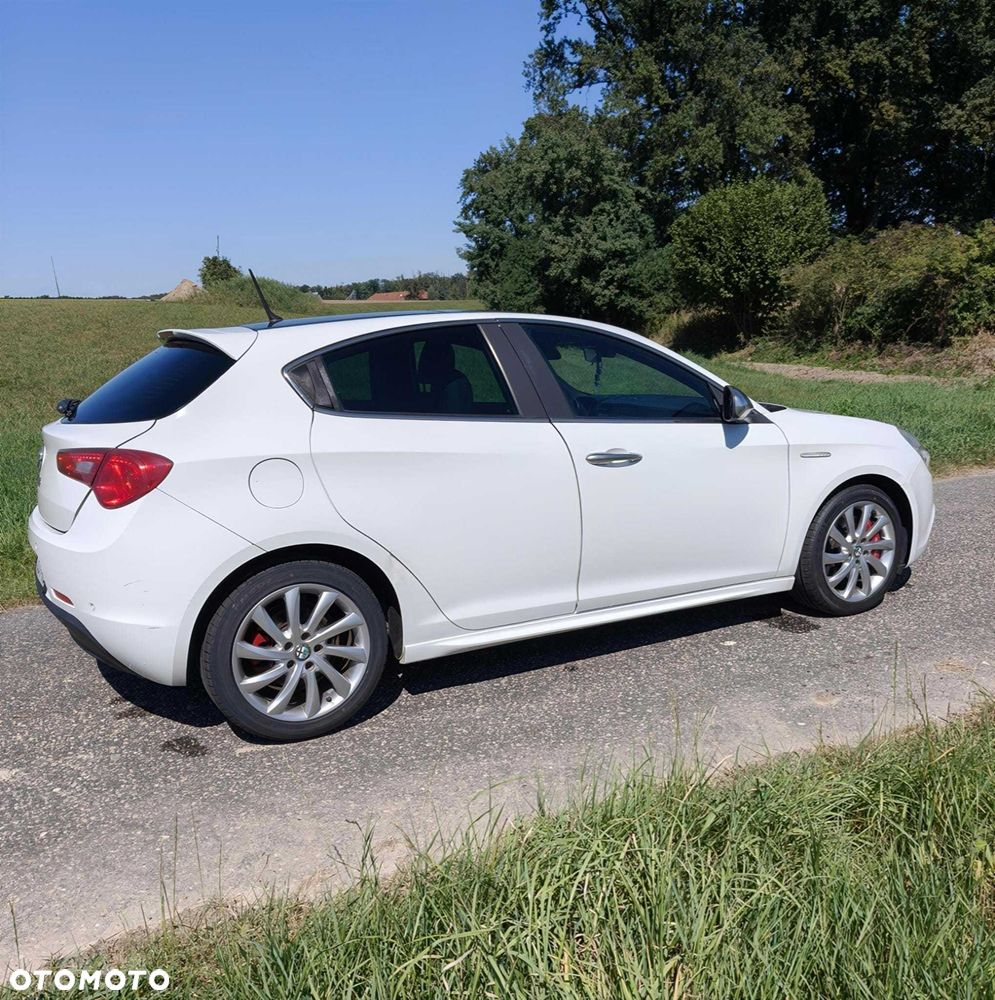 Alfa Romeo Giulietta - 2