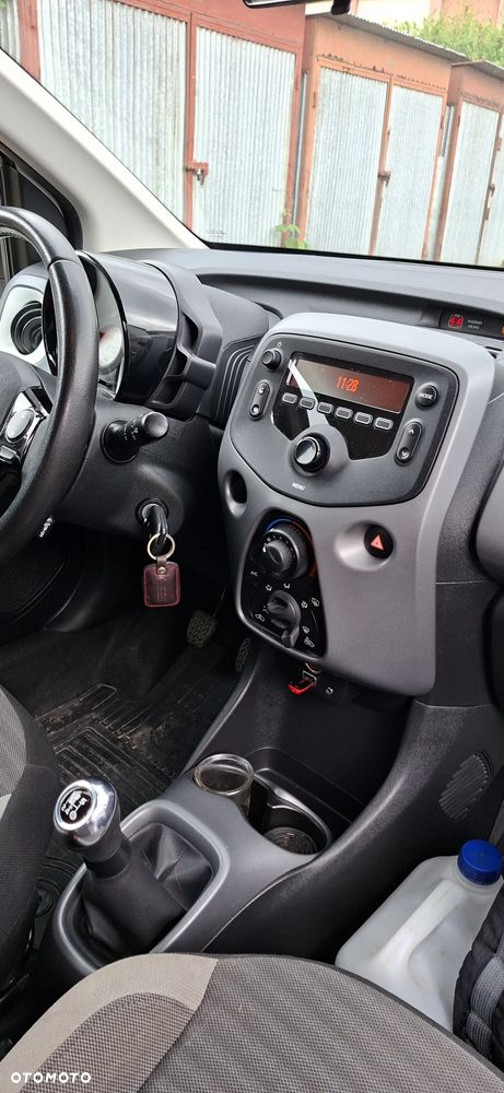 Toyota Aygo x-play - 5