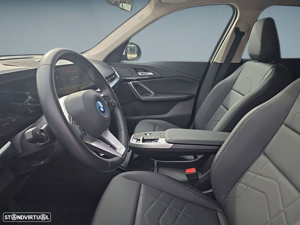 BMW iX1 eDrive20 xLine - 11