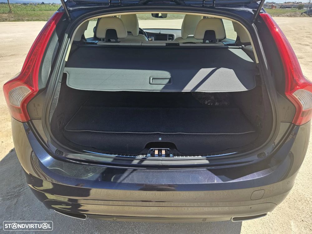 Volvo V60 D6 Plug-In-Hybrid AWD Geartronic Summum - 9