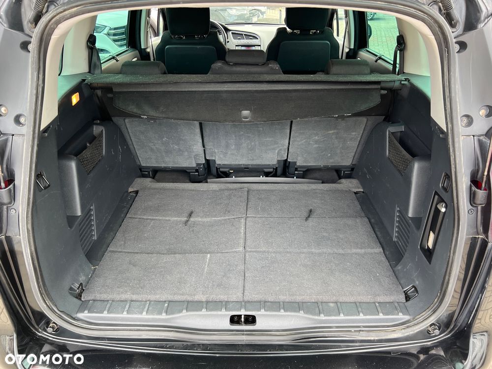 Peugeot 5008 - 10