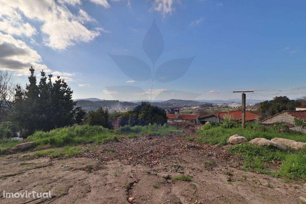 Dois artigos urbanos para venda em Esporões, Braga - Grande imagem: 3/19