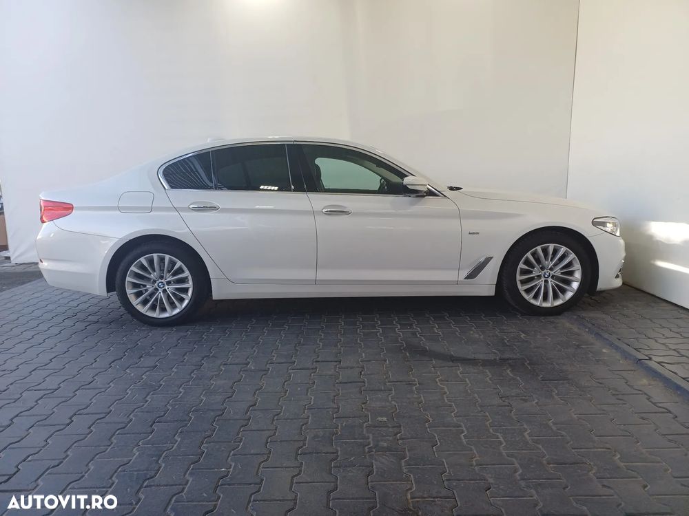 BMW Seria 5 520d xDrive AT - 30