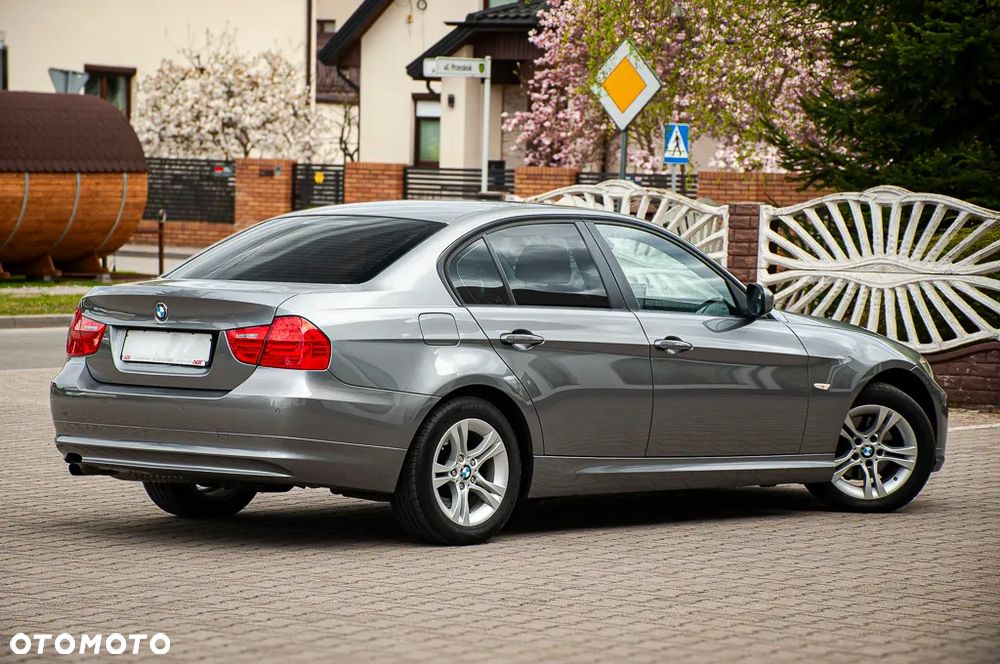 BMW Seria 3 318i - 36