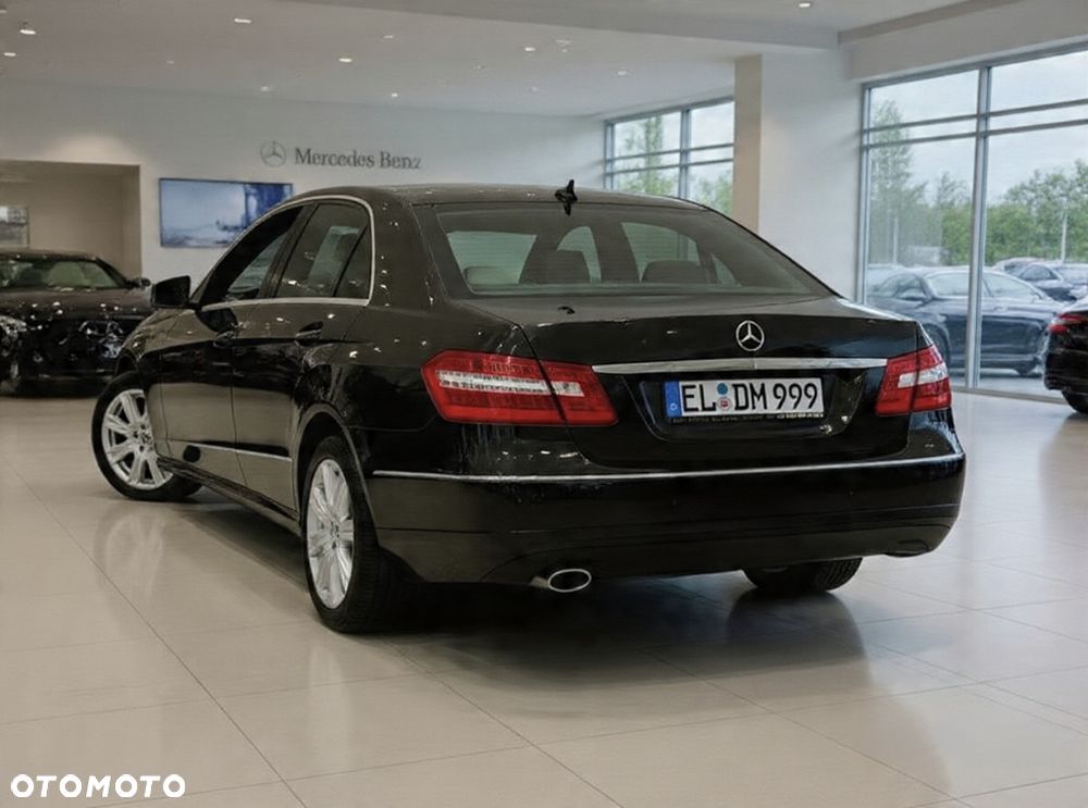 Mercedes-Benz Klasa E 200 CGI BlueEFFICIENCY Automatik Avantgarde - 3