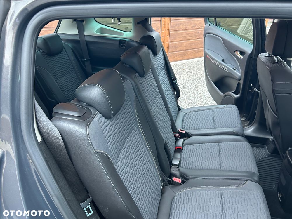 Opel Zafira - 24