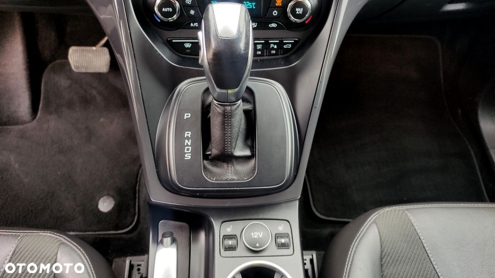 Ford Kuga 2.0 TDCi 2x4 Titanium - 35