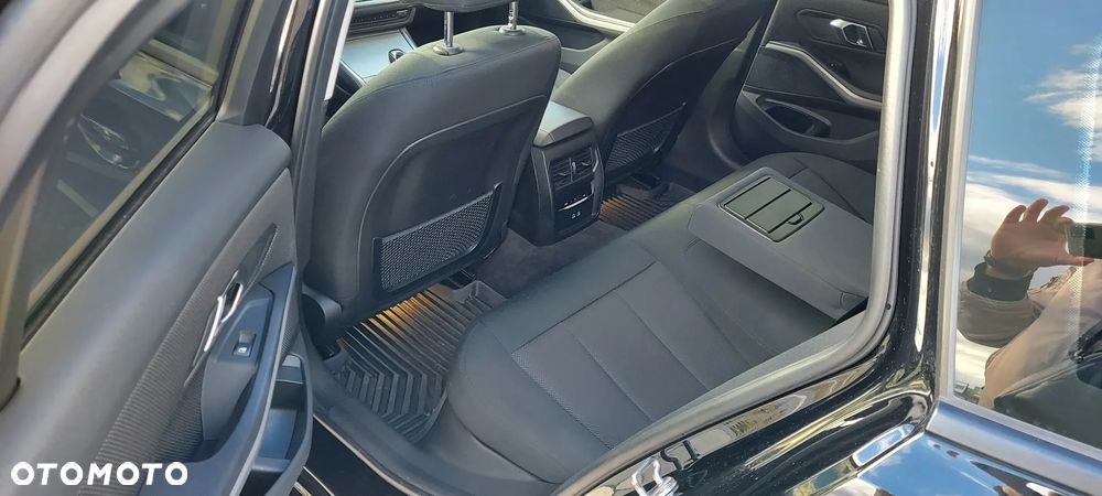 BMW Seria 3 318i Advantage - 18